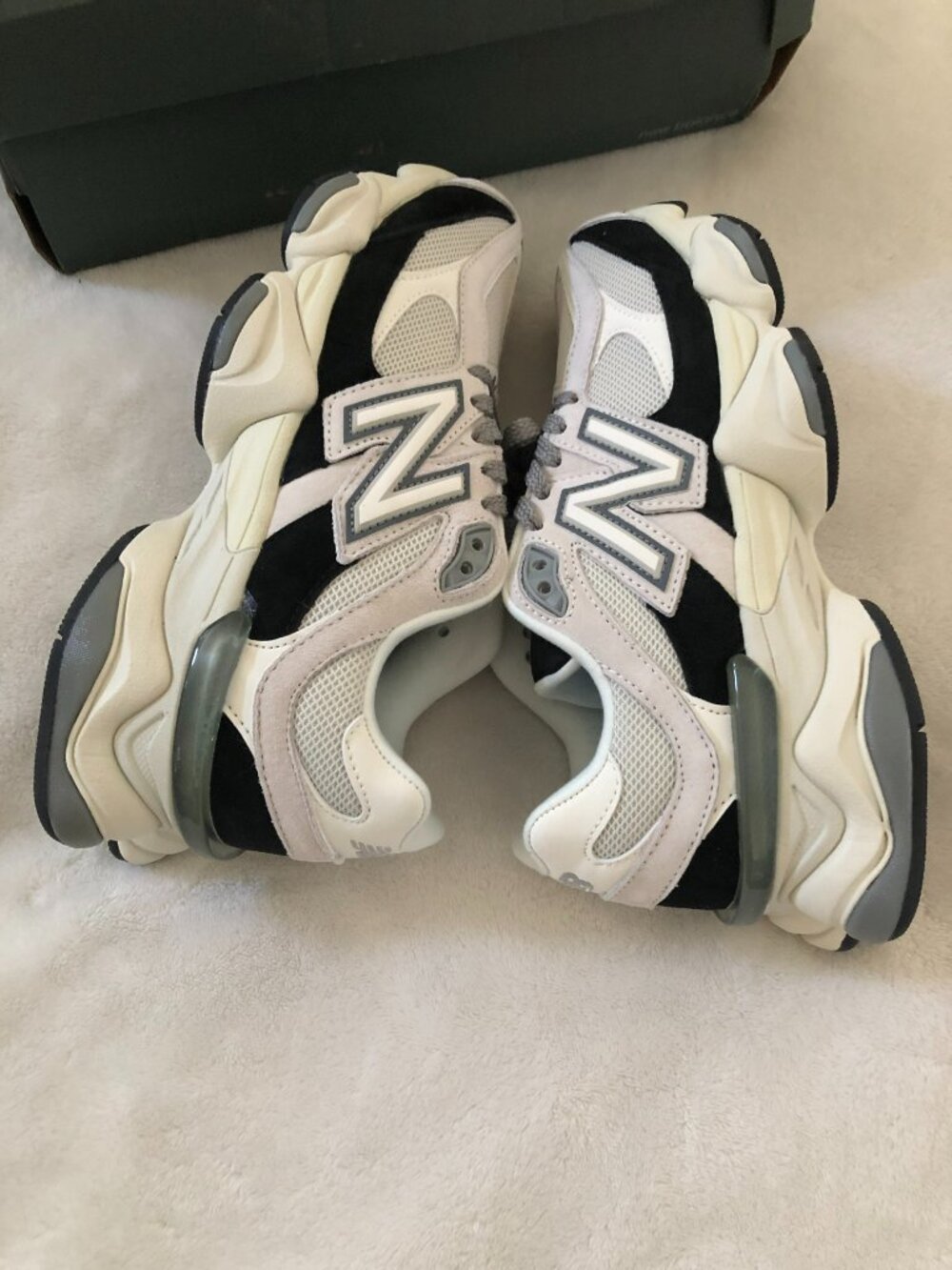 NWT New Balance 9060 Grey Jet Black Sneakers Size 6.5 - Picture 7 of 13